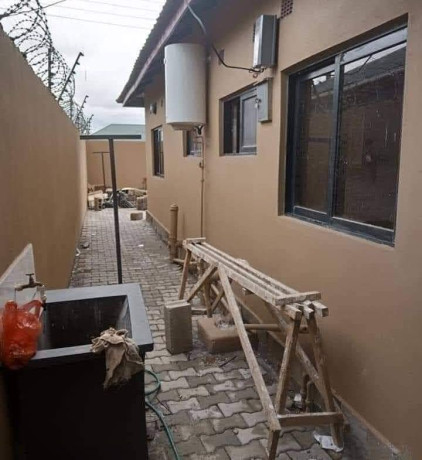 2-bedroom-flat-for-rent-in-chalala-big-7