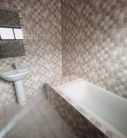 2-bedroom-flat-for-rent-in-chalala-big-4