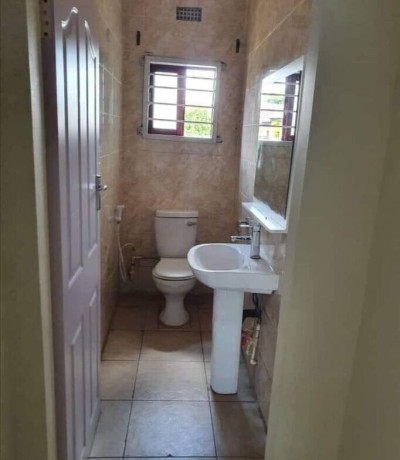 3-bedroom-flat-for-rent-in-kabulonga-big-8