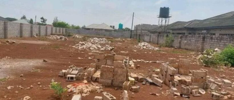 plot-for-sale-in-chalala-big-1