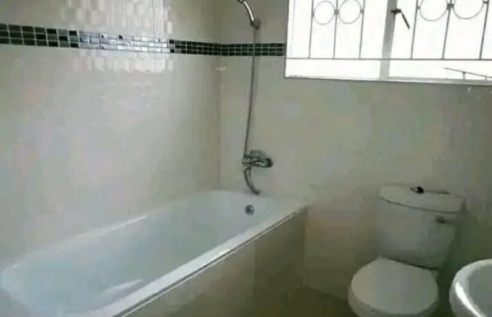 3-bedroom-flat-for-rent-in-lilayi-big-4