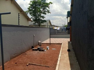 2-bedroom-house-for-rent-in-lilayi