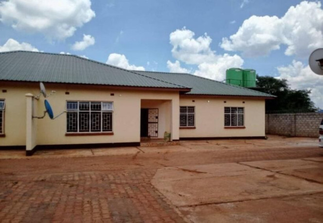 3-bedroom-flat-for-rent-in-lilayi-big-0