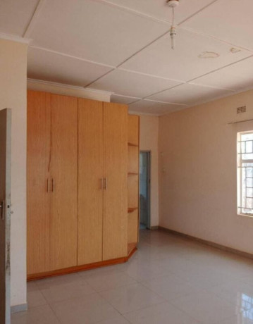 3-bedroom-flat-for-rent-in-lilayi-big-9