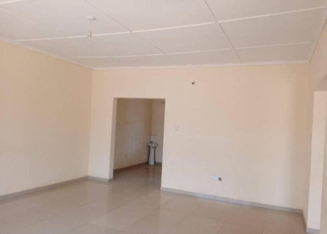 3-bedroom-flat-for-rent-in-lilayi-big-4