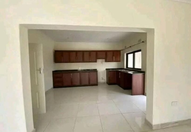3-bedroom-flat-for-rent-in-lilayi-big-3