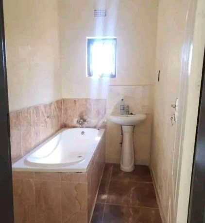 property-for-sale-in-lilayi-big-7