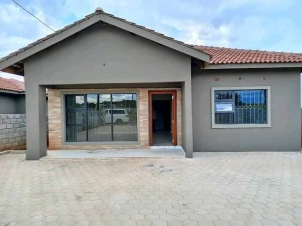 2-bedroom-flat-for-sale-in-lilayi-estate-big-5