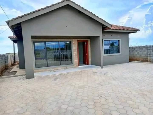 2-bedroom-flat-for-sale-in-lilayi-estate-big-8