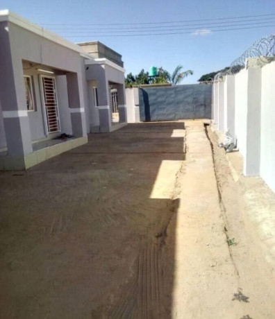 2-bedroom-flat-for-rent-in-lilayi-big-5