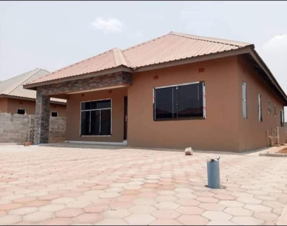beautiful-3-bedroom-house-for-sale-in-lilayi-big-0