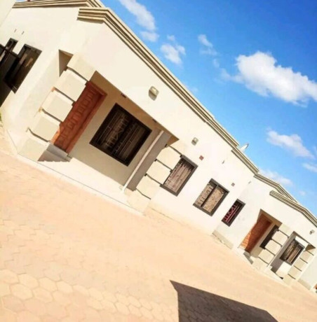 3-bedroom-flat-for-rent-in-lilayi-big-0