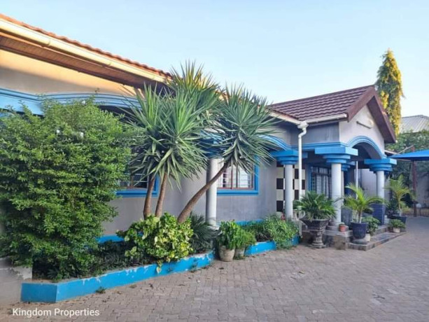 3-bedroom-house-for-sale-in-chelstone-obama-big-3