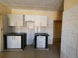 3-bedroom-flat-for-rent-in-kamwala-south