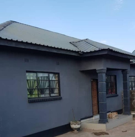 neat-and-spacious-2-bedroom-flats-in-libala-south-big-0