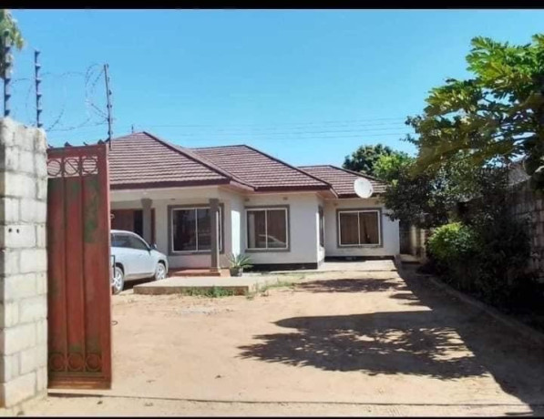 4-bedroom-house-for-sale-in-libala-south-big-0
