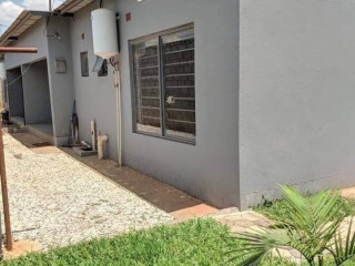 2-bedroom-house-for-rent-in-libala-south