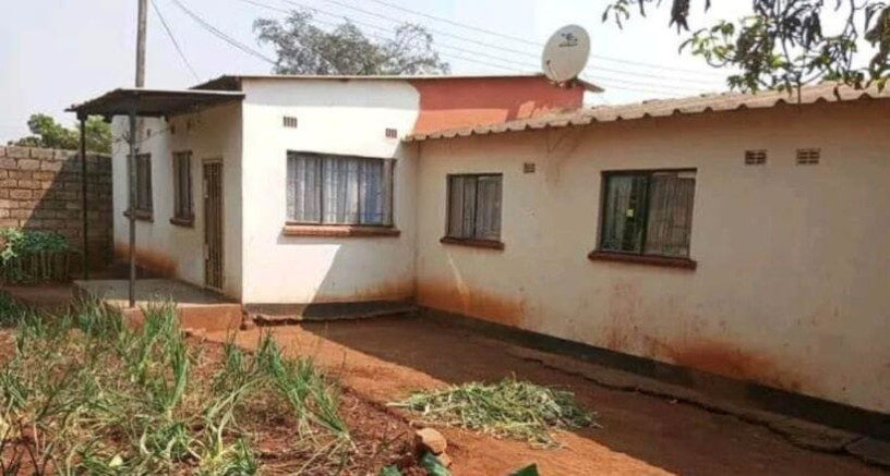 spacious-and-neat-3-bedroom-flats-for-sale-in-chilenje-south-big-0