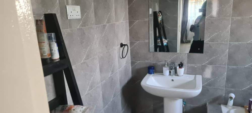 3-bedroom-house-for-rent-in-makeni-big-7