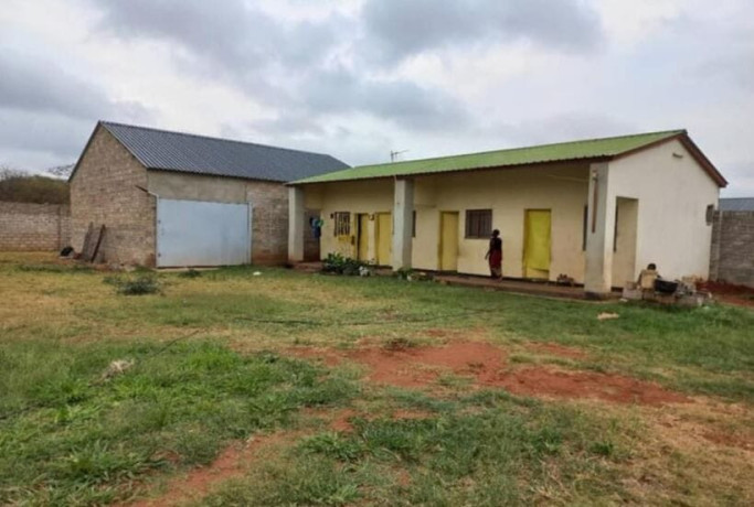 5-bedroom-house-for-sale-in-makeni-big-4