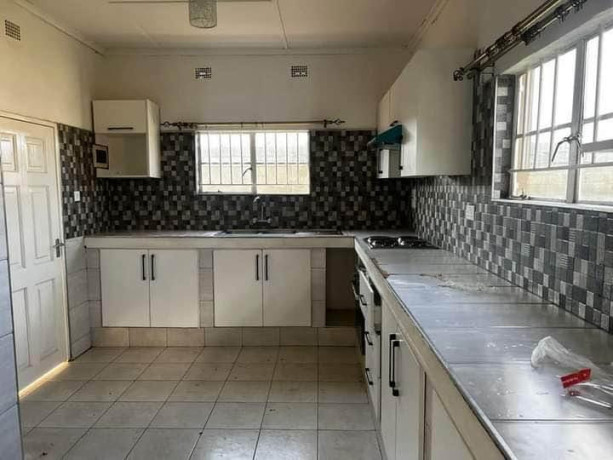 3-bedroom-house-for-rent-in-makeni-big-2