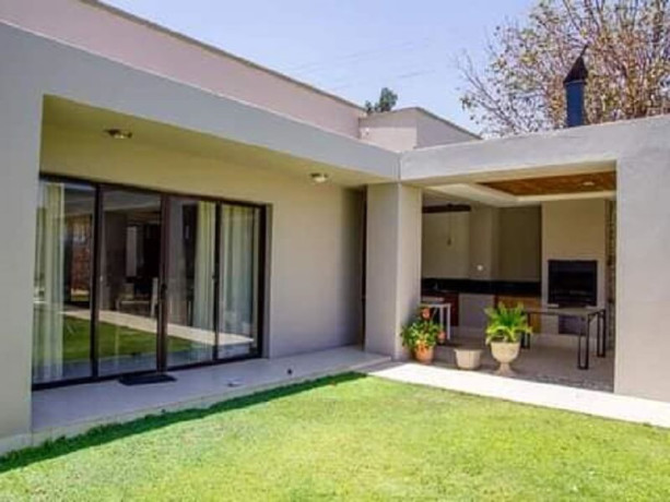 4-bedroom-apartment-for-rent-in-kabulonga-big-2