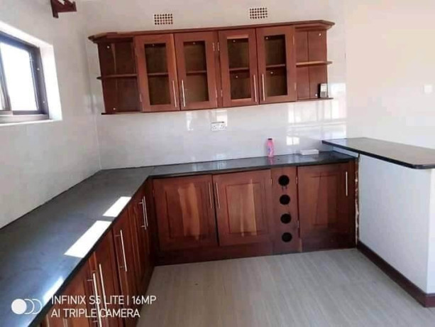 2-bedroom-flat-for-rent-in-chalala-big-3