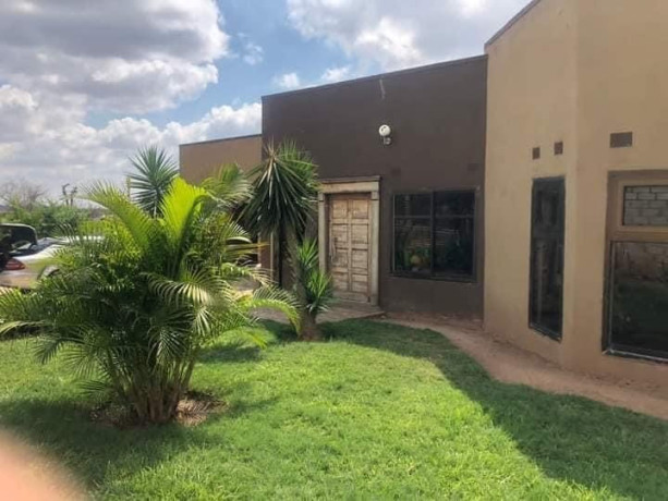 4-bedroom-house-for-sale-in-palabana-big-3