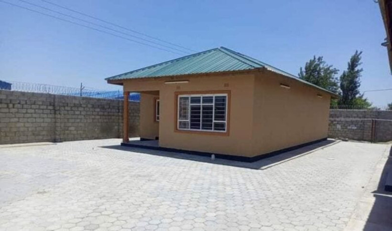 2-bedroom-flat-for-rent-in-makeni-big-2