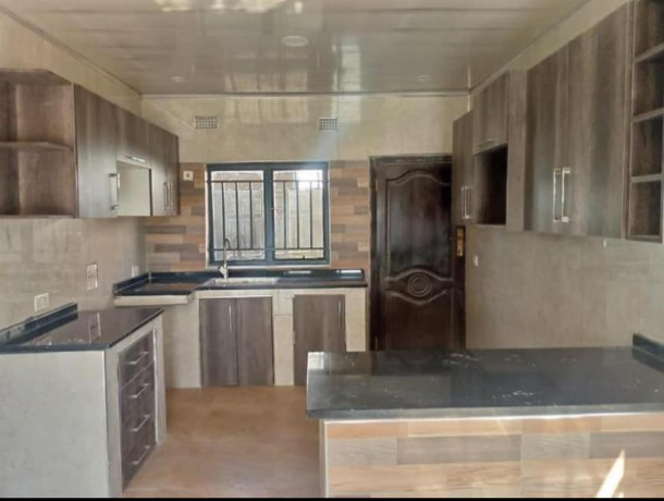 3-bedroom-flat-for-rent-in-makeni-big-2