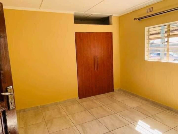 3-bedroom-flat-for-rent-in-ibex-hill-big-2