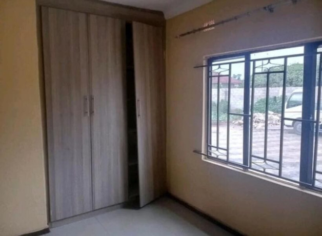 3-bedroom-flat-for-rent-in-chalala-big-3