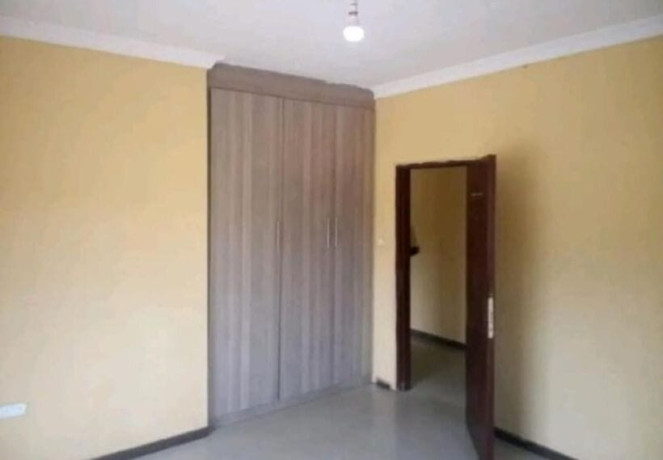 3-bedroom-flat-for-rent-in-chalala-big-7