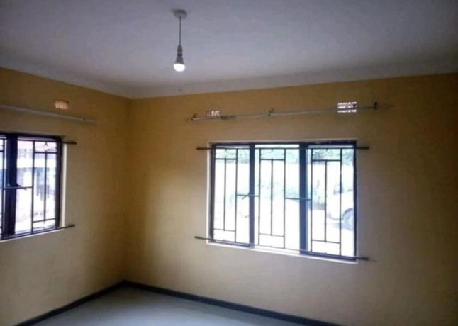 3-bedroom-flat-for-rent-in-chalala-big-8