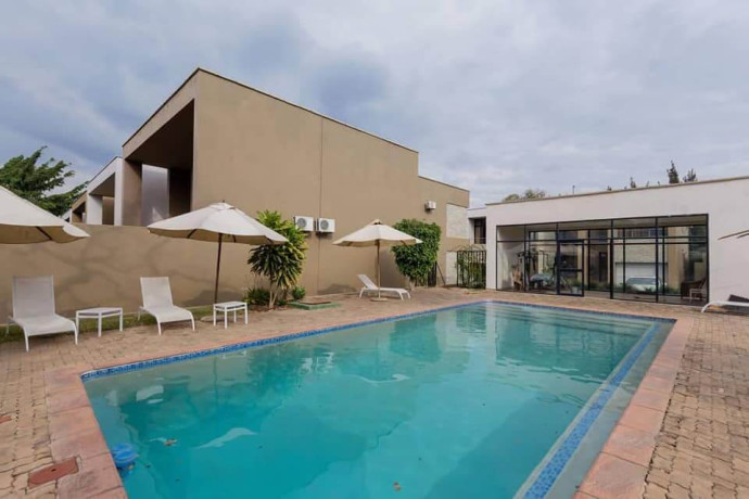 4-bedroom-furnished-apartment-for-rent-in-roma-big-1