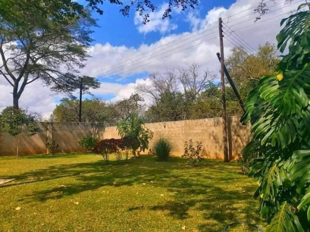 3-bedroom-flat-for-rent-in-lilayi-big-5