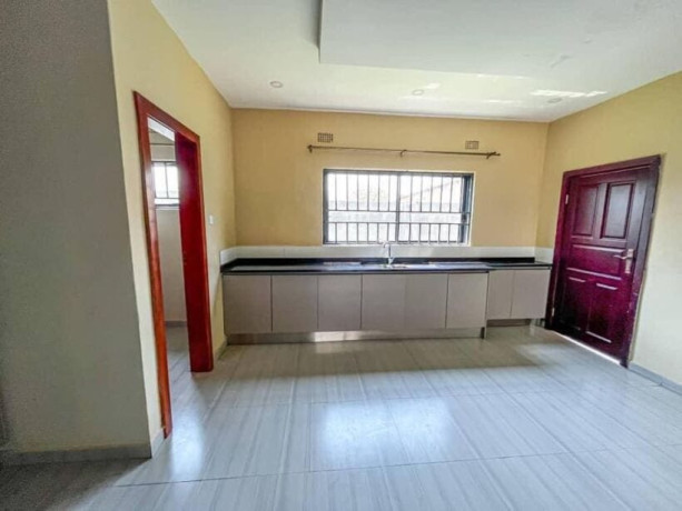 2-bedroom-flat-for-rent-in-makeni-big-2