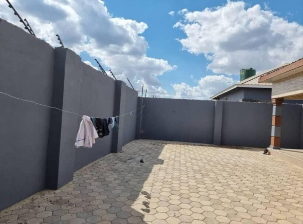 3-bedroom-flat-for-rent-in-obama-big-9