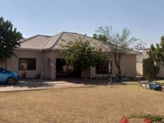 4-bedroom-standalone-flat-for-rent