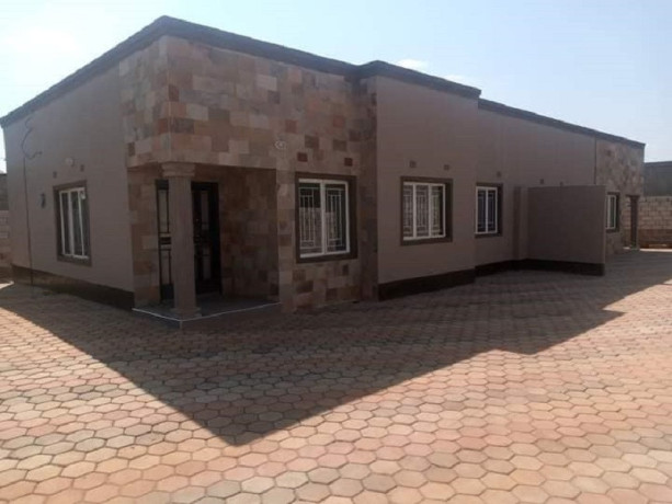 3-bedroom-semi-detached-flat-for-rent-in-lilayi-big-0