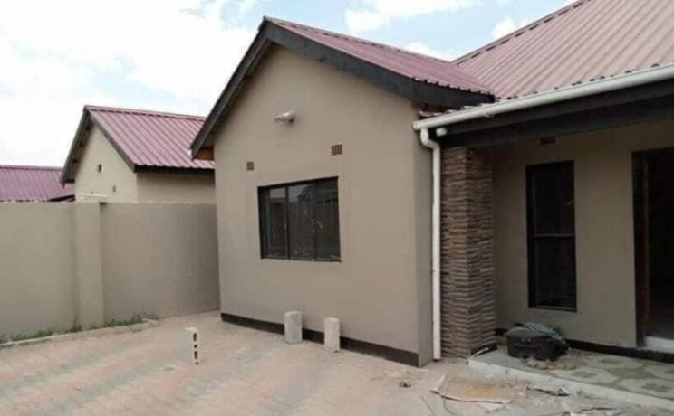 3-bedroom-house-for-sale-in-new-kasama-big-1