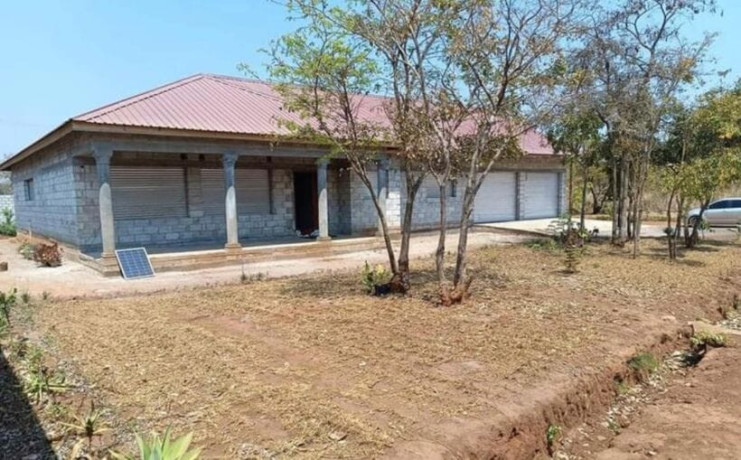 4-bedroom-house-for-sale-in-new-kasama-big-1