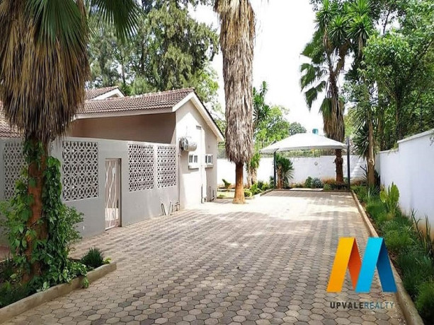 spacious-5-bedroom-house-for-rent-in-kabulonga-big-1
