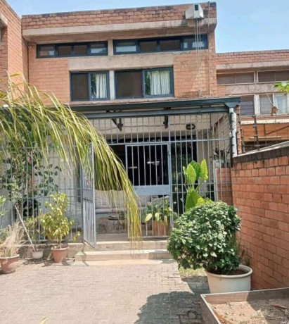 2-bedroom-flat-for-sale-in-longacres-big-1