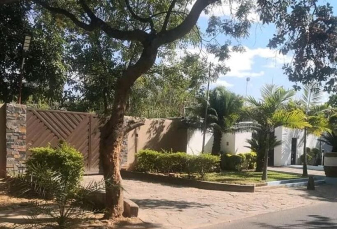 4-bedroom-house-for-sale-in-longacres-big-1