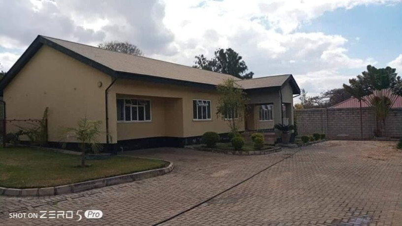 neat-and-beautiful-three-bedroom-apartment-in-kalundu-big-0