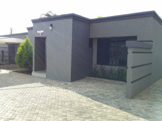 3-bedroom-fully-furnished-apartment-for-rent-in-avondale