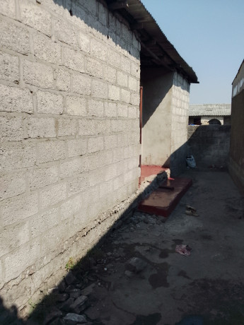 flat-for-sell-2-rooms-by-2-doors-and-1-room-in-mbasela-garden-house-near-engine-filling-station-20-by-20-plot-size-big-0