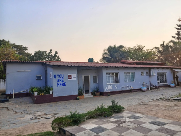 chudleighcommerical-use-only4bed-3bed-ensuite-standalone-housealong-the-tarmacsalek27m-big-0